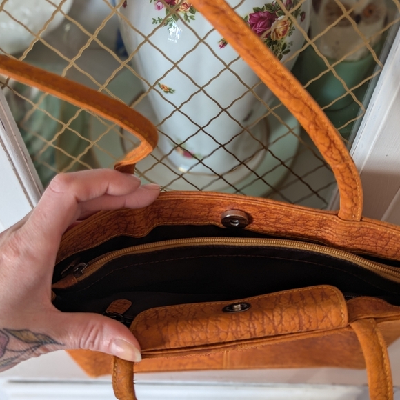 Classic Leather Look Tote Bag in Burnt Orange - Unbranded - Picture 4 of 7